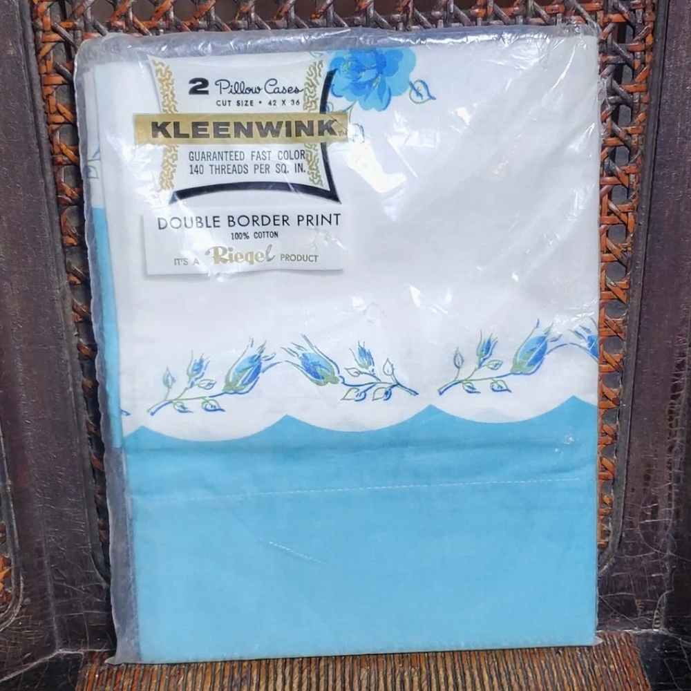 NOS Vintage Kleenwink Double Border Print Blue Roses Pillowcase Pair